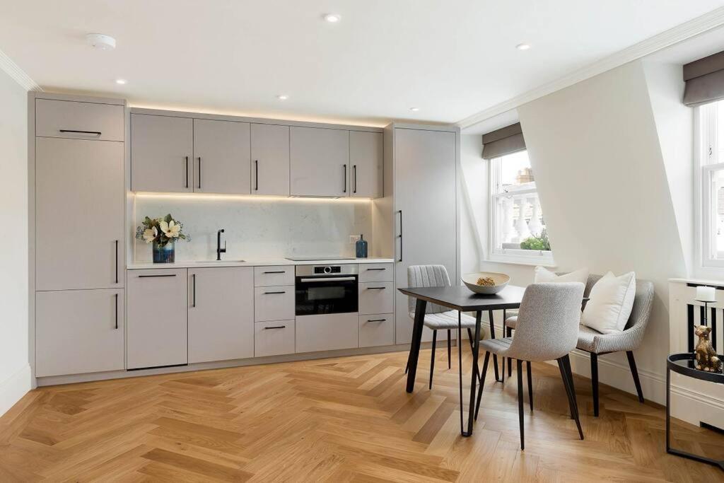Amazing South Kensington Apartment ลอนดอน ภายนอก รูปภาพ